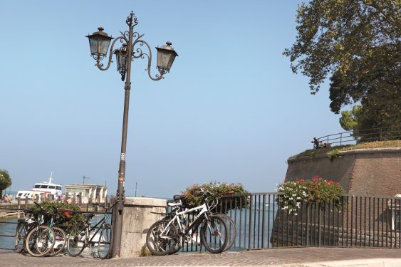Fietsen bij meer Fietsen bij Gardameer